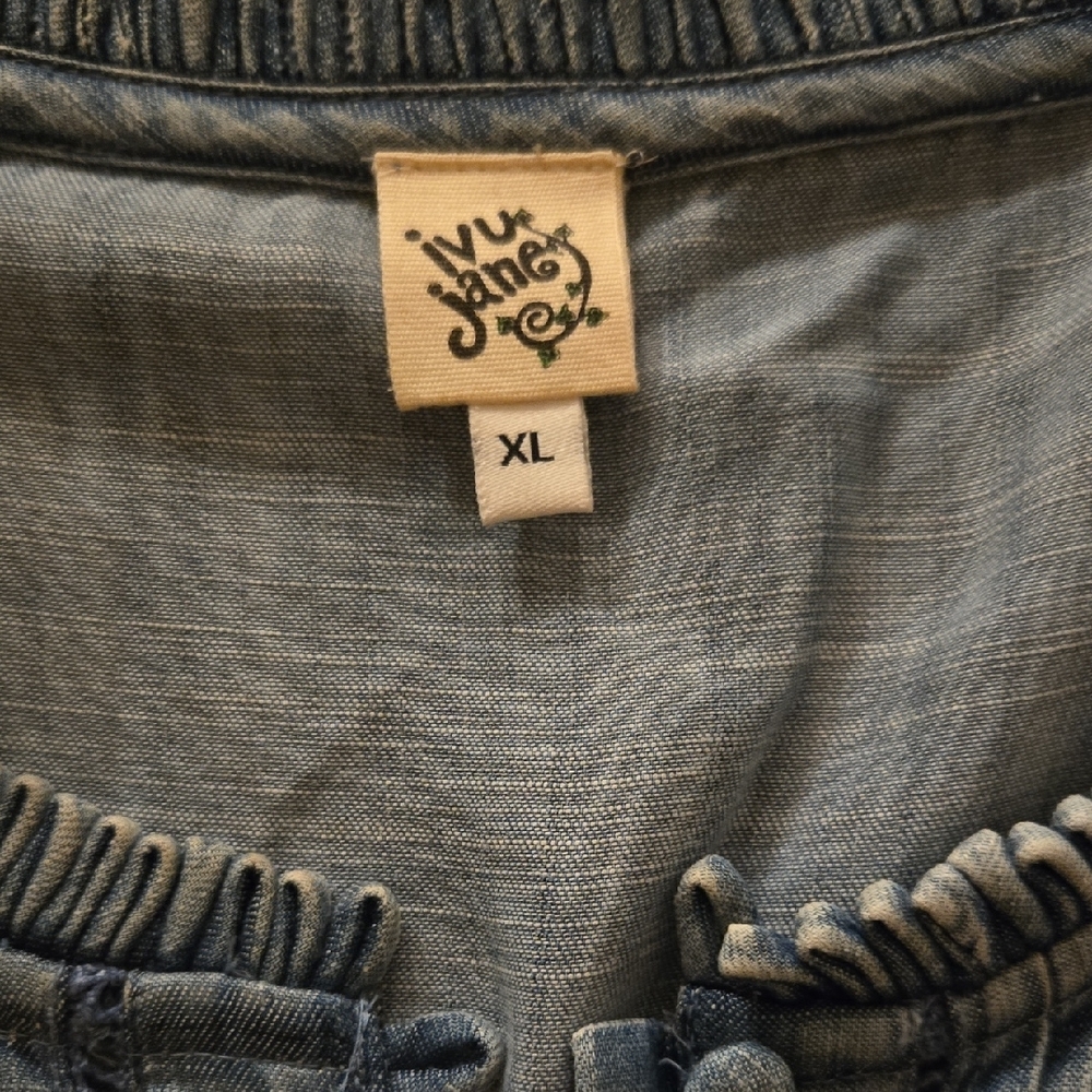 Ivy Jane Chambray Blouse *boutique* - Picture 2 of 3